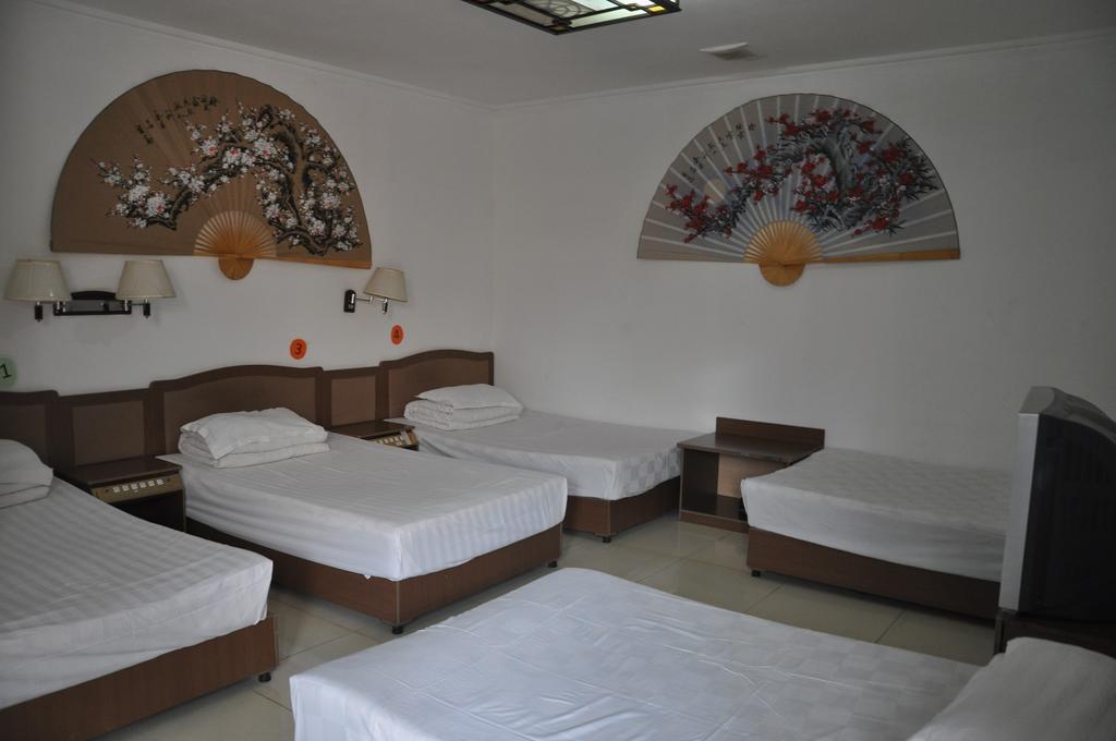 בייג'ינג Three Legged Frog Hostel חדר תמונה
